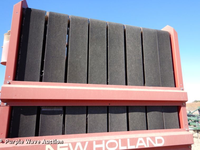 image for item IV9753 New Holland 660  round baler