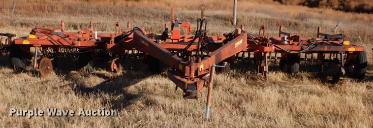 image for item IV9755 1988 Sunflower 3650-25  sweep plow