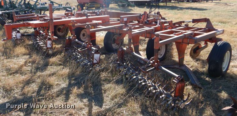 image for item IV9755 1988 Sunflower 3650-25  sweep plow