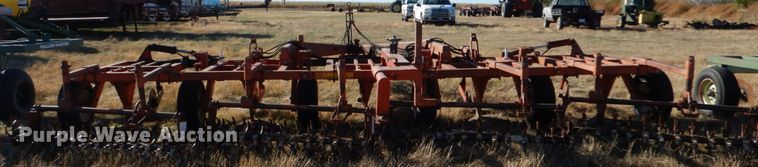 image for item IV9755 1988 Sunflower 3650-25  sweep plow