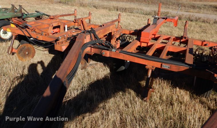 image for item IV9755 1988 Sunflower 3650-25  sweep plow