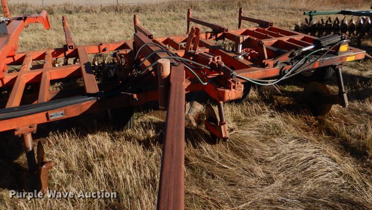 image for item IV9755 1988 Sunflower 3650-25  sweep plow