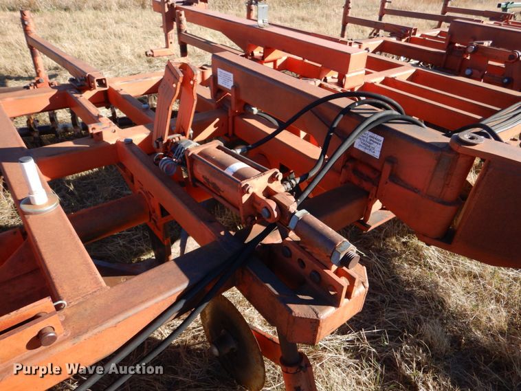 image for item IV9755 1988 Sunflower 3650-25  sweep plow
