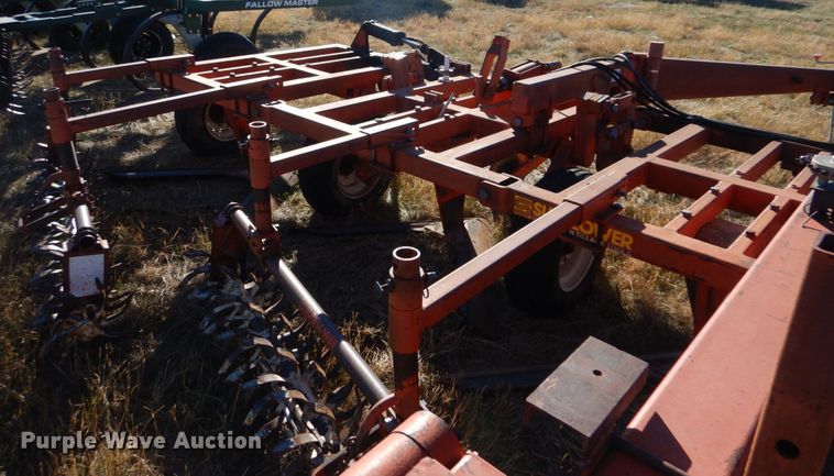 image for item IV9755 1988 Sunflower 3650-25  sweep plow