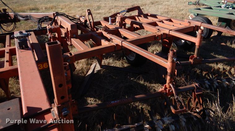 image for item IV9755 1988 Sunflower 3650-25  sweep plow