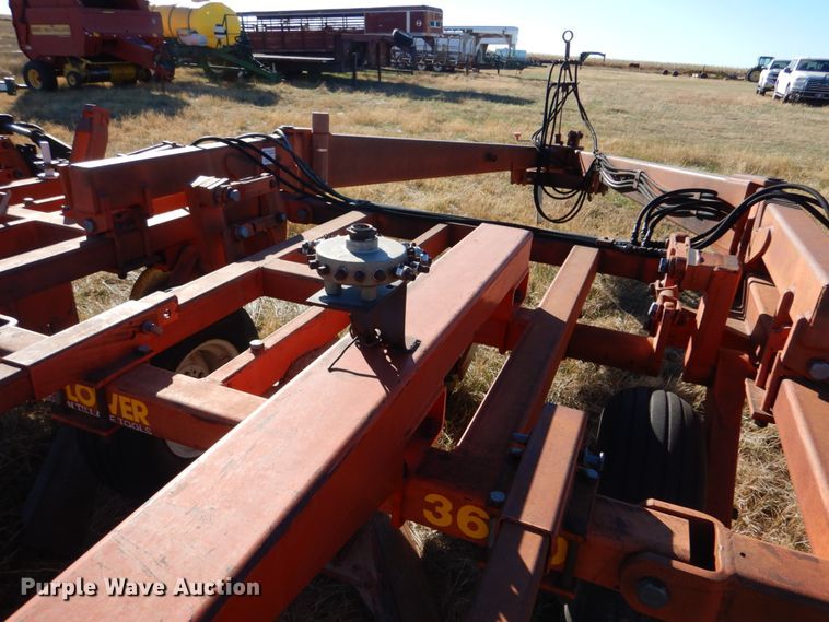 image for item IV9755 1988 Sunflower 3650-25  sweep plow