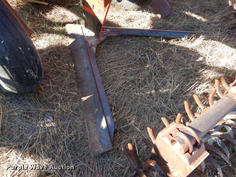 image for item IV9755 1988 Sunflower 3650-25  sweep plow