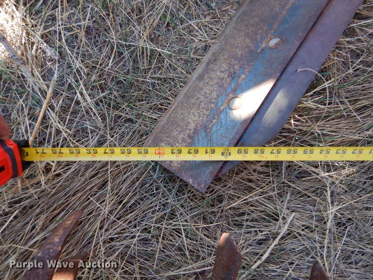 image for item IV9755 1988 Sunflower 3650-25  sweep plow