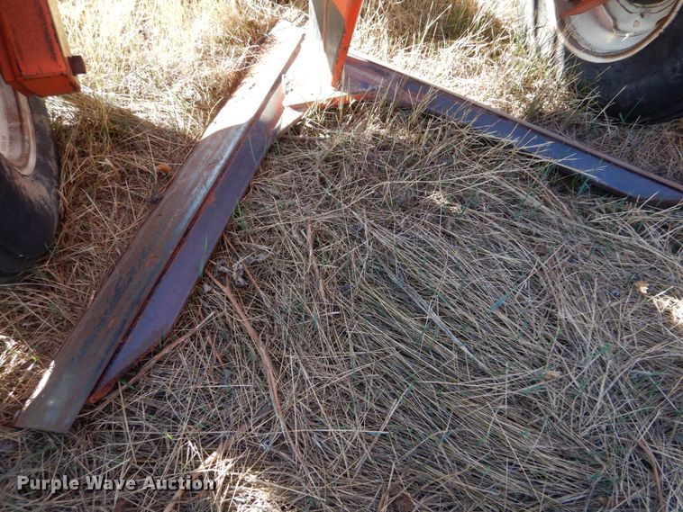 image for item IV9755 1988 Sunflower 3650-25  sweep plow