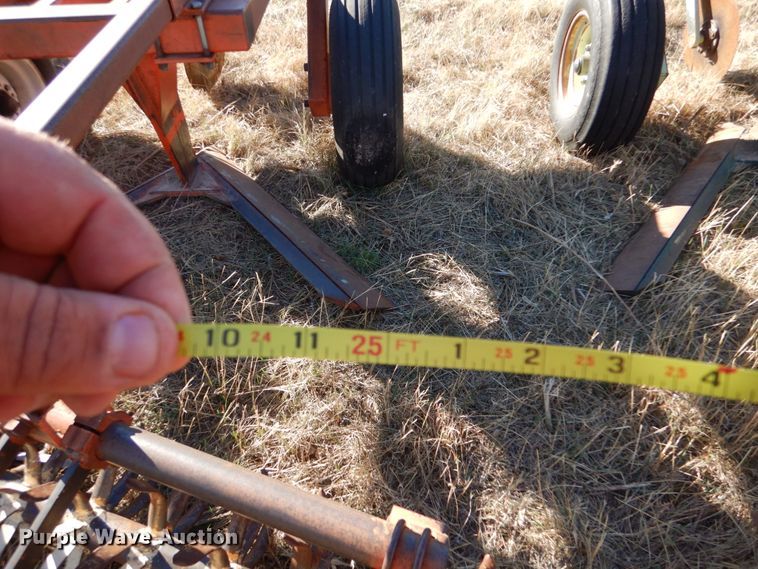 image for item IV9755 1988 Sunflower 3650-25  sweep plow