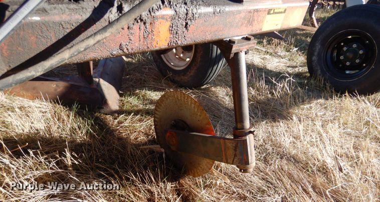 image for item IV9755 1988 Sunflower 3650-25  sweep plow