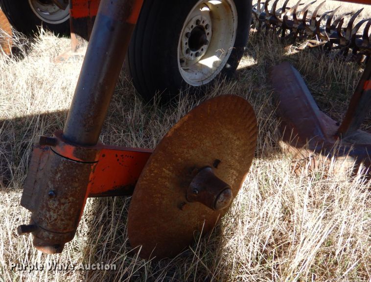 image for item IV9755 1988 Sunflower 3650-25  sweep plow