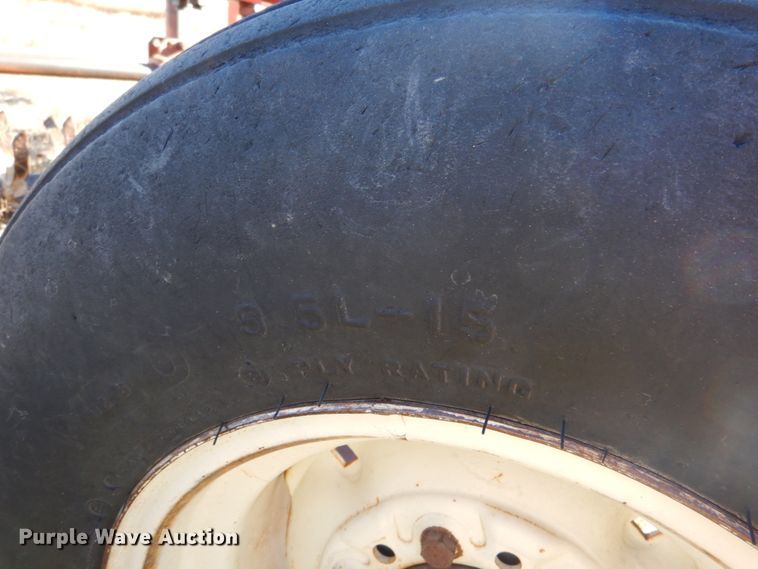 image for item IV9755 1988 Sunflower 3650-25  sweep plow