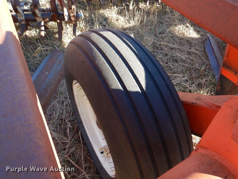 image for item IV9755 1988 Sunflower 3650-25  sweep plow