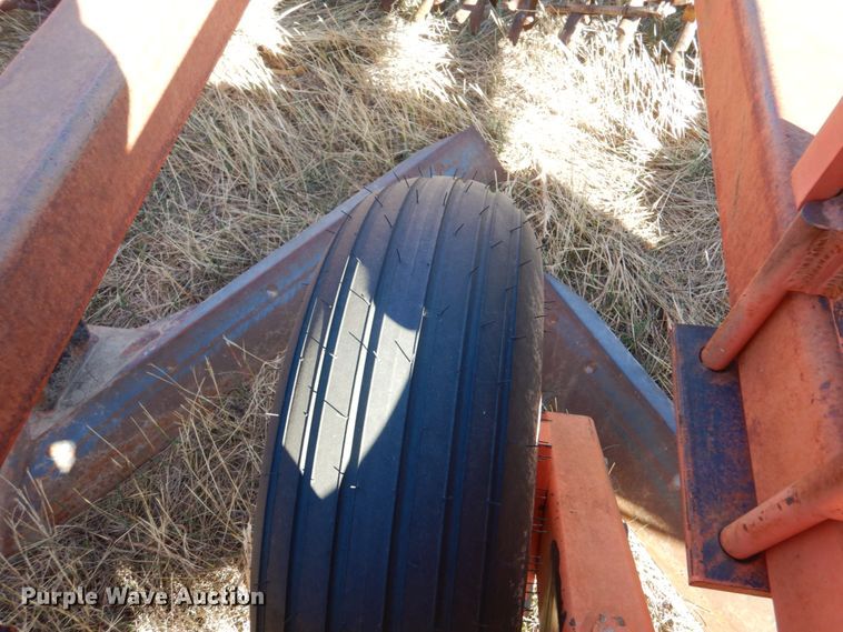 image for item IV9755 1988 Sunflower 3650-25  sweep plow