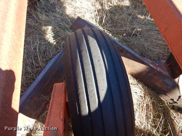 image for item IV9755 1988 Sunflower 3650-25  sweep plow