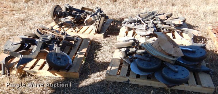 image for item IV9761 (16) fertilizer coulter openers