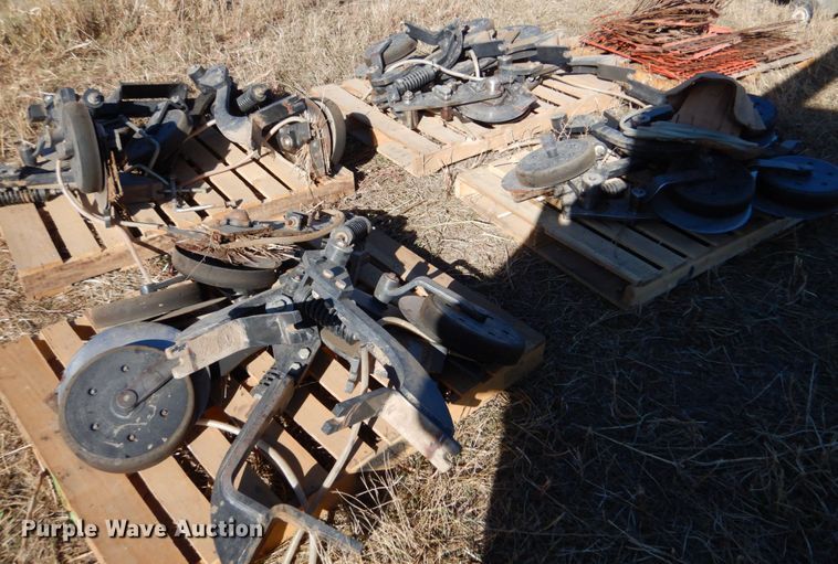 image for item IV9761 (16) fertilizer coulter openers