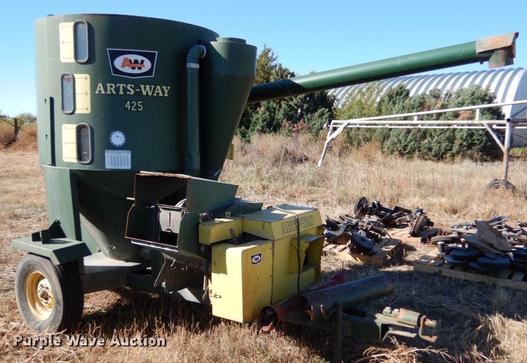 image for item IV9762 Arts-Way 425  feed grinder/mixer