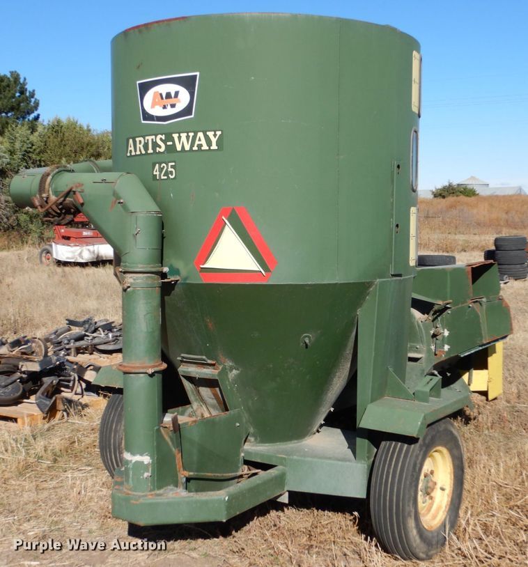 image for item IV9762 Arts-Way 425  feed grinder/mixer