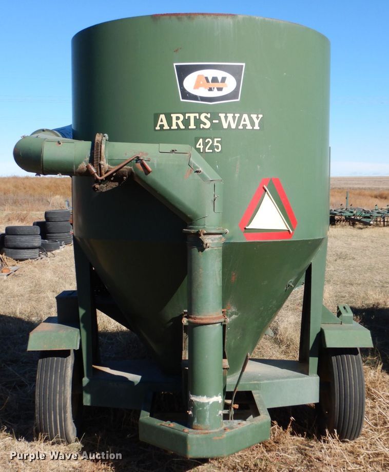image for item IV9762 Arts-Way 425  feed grinder/mixer