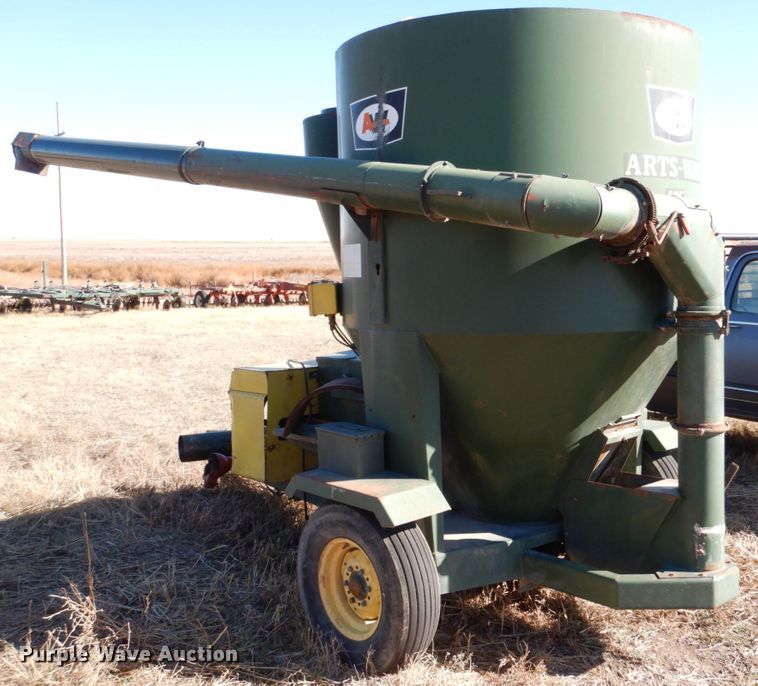 image for item IV9762 Arts-Way 425  feed grinder/mixer