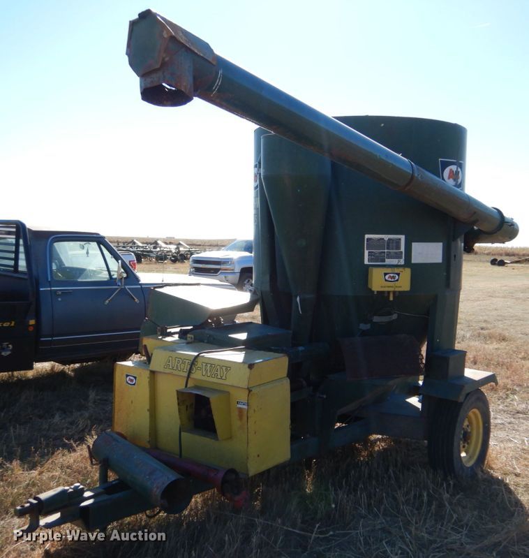 image for item IV9762 Arts-Way 425  feed grinder/mixer
