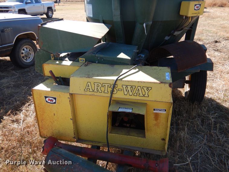 image for item IV9762 Arts-Way 425  feed grinder/mixer