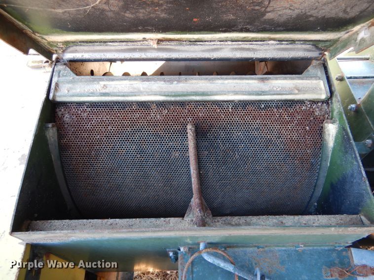 image for item IV9762 Arts-Way 425  feed grinder/mixer