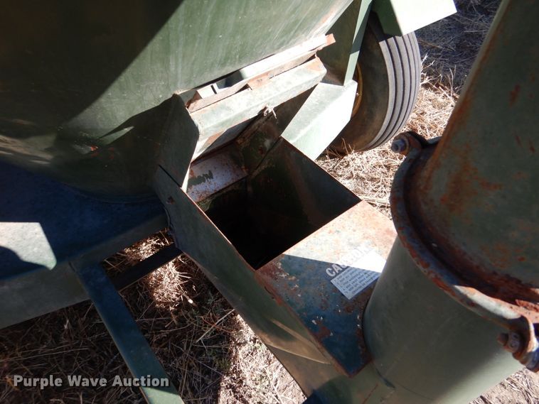 image for item IV9762 Arts-Way 425  feed grinder/mixer