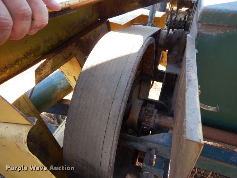 image for item IV9762 Arts-Way 425  feed grinder/mixer