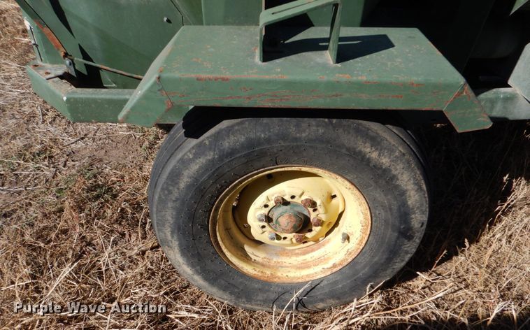 image for item IV9762 Arts-Way 425  feed grinder/mixer