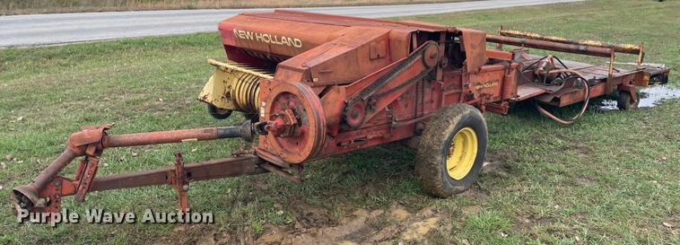 image for item IX9497 New Holland 277  square baler