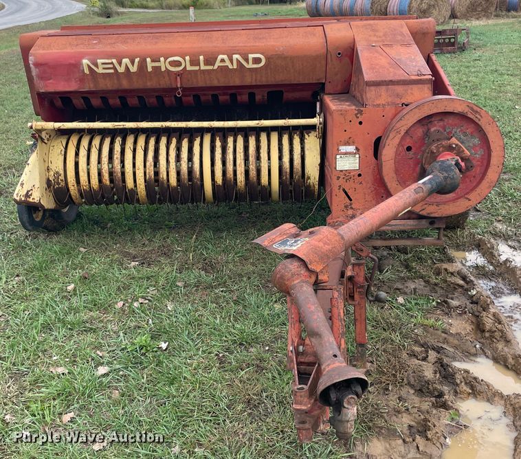 image for item IX9497 New Holland 277  square baler