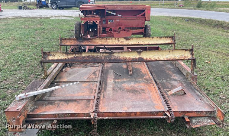 image for item IX9497 New Holland 277  square baler