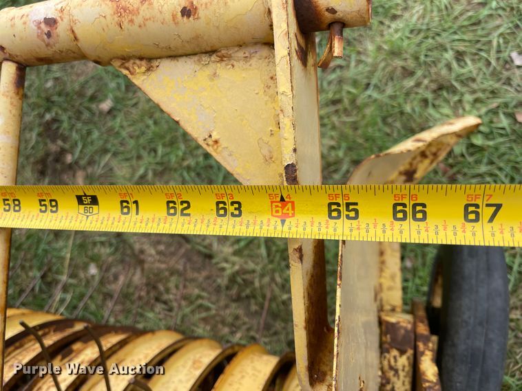 image for item IX9497 New Holland 277  square baler