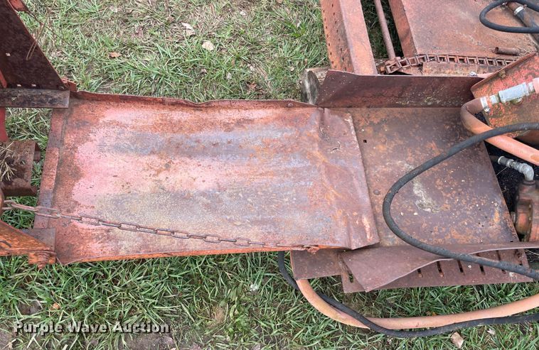 image for item IX9497 New Holland 277  square baler