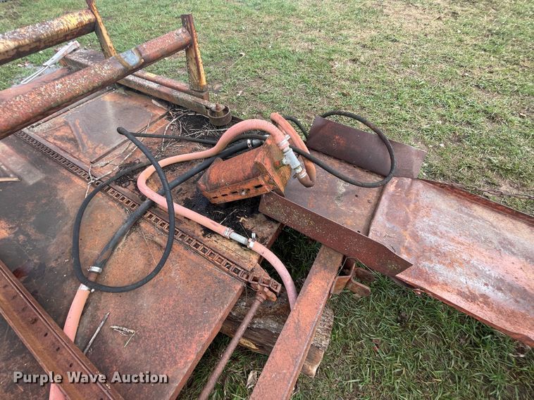 image for item IX9497 New Holland 277  square baler