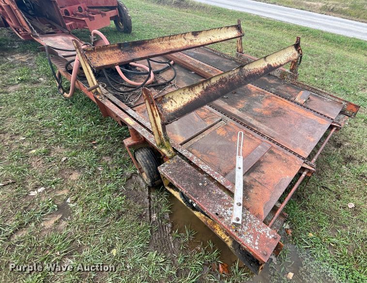 image for item IX9497 New Holland 277  square baler