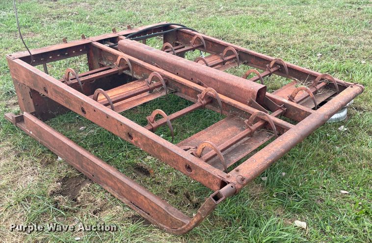 image for item IX9498 Skid steer hay grapple