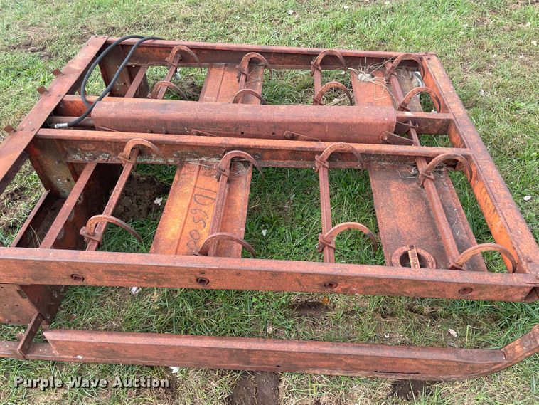 image for item IX9498 Skid steer hay grapple