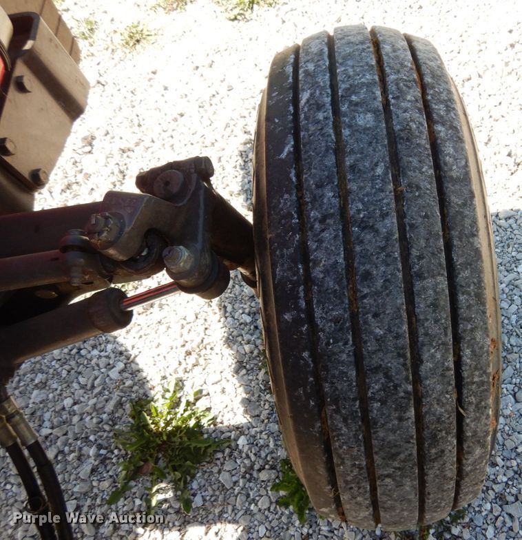 image for item JI9400 1988 Massey Ferguson 360  tractor