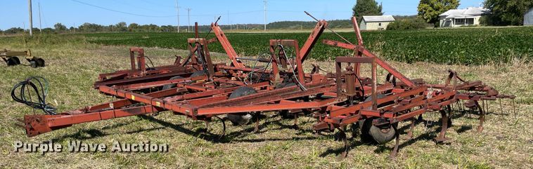 image for item JQ9421 International  field cultivator