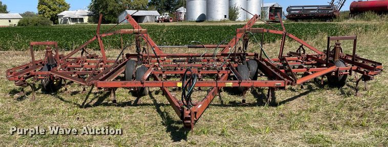 image for item JQ9421 International  field cultivator
