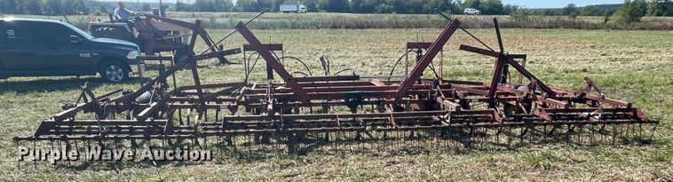 image for item JQ9421 International  field cultivator