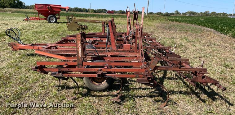 image for item JQ9421 International  field cultivator