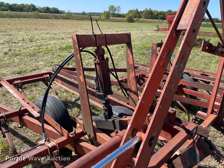 image for item JQ9421 International  field cultivator