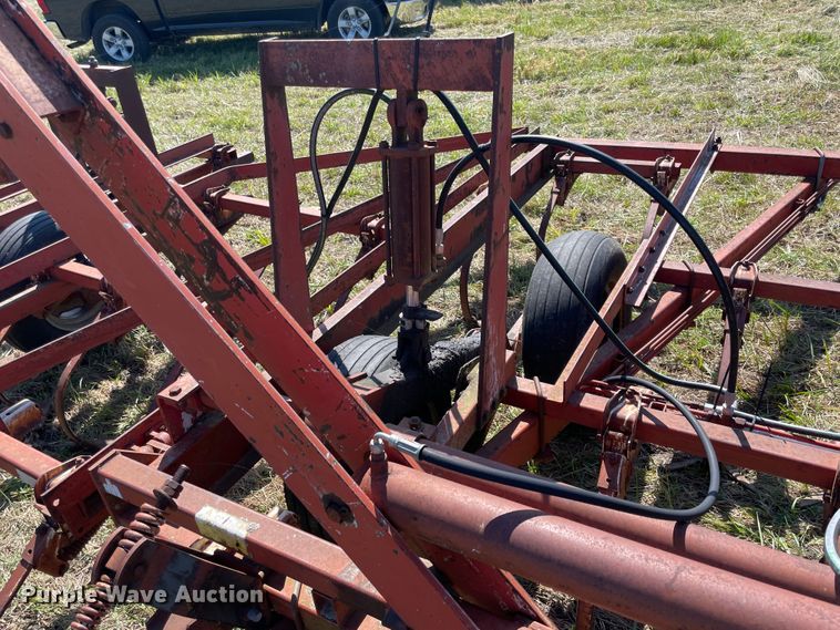 image for item JQ9421 International  field cultivator