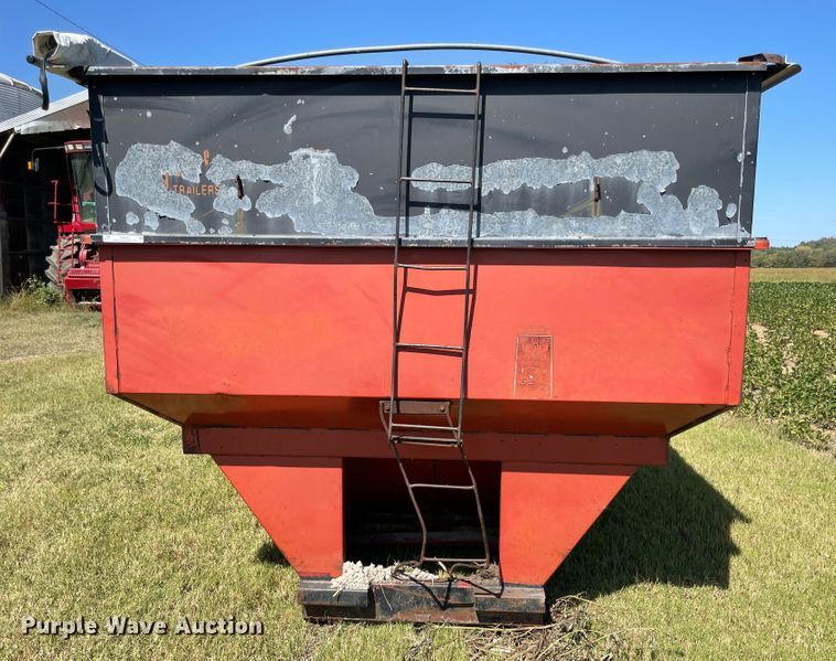 image for item JQ9422 J-Rod gravity wagon