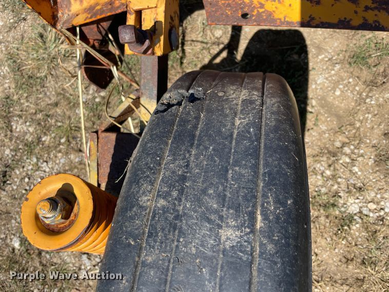 image for item JQ9423 Batwing rotary mower